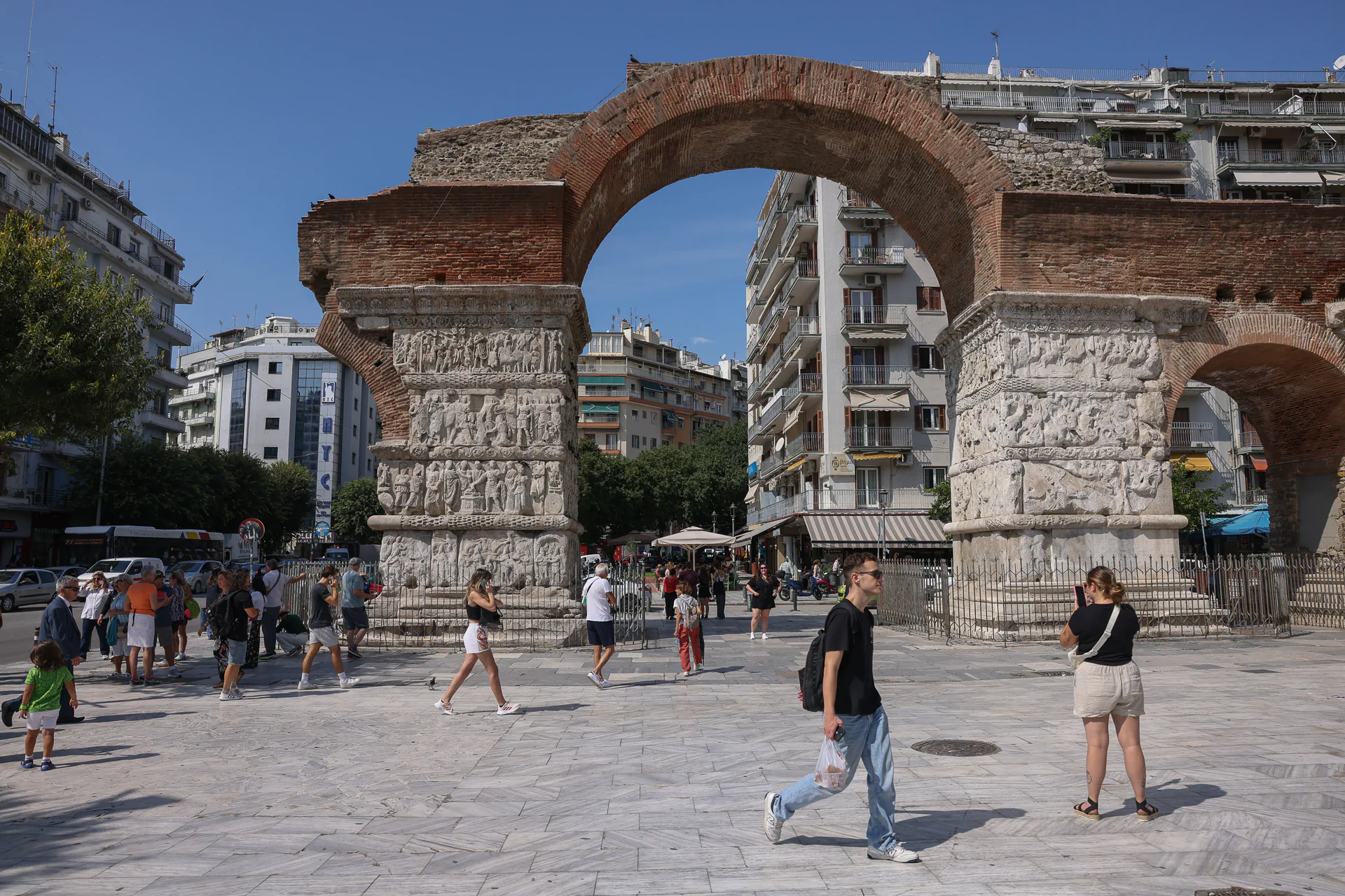 Θεσσαλονίκη, ποιήματα, Ντίνος Χριστιανόπουλος, Ζωή Καρέλλη, Μανόλης Αναγνωστάκης, Γιώργος Βαφόπουλος, Γιώργος Ιωάννου, Γιώργος Θέμελης, Μάρκος Μέσκος, Νίκος Γαβριήλ Πεντζίκης, Νίκος-Αλέξης Ασλάνογλου, Αλέξης Τραϊανός