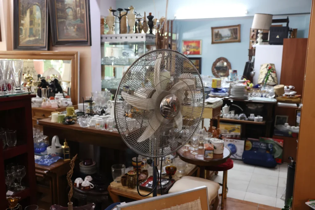 Στιγμιότυπα από το μαγαζί.